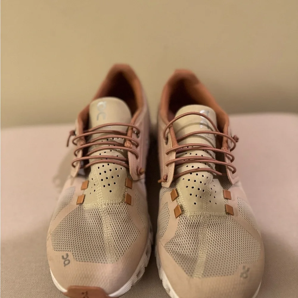 On Running Sand and Brown Sneakers - Picture 3 of 6